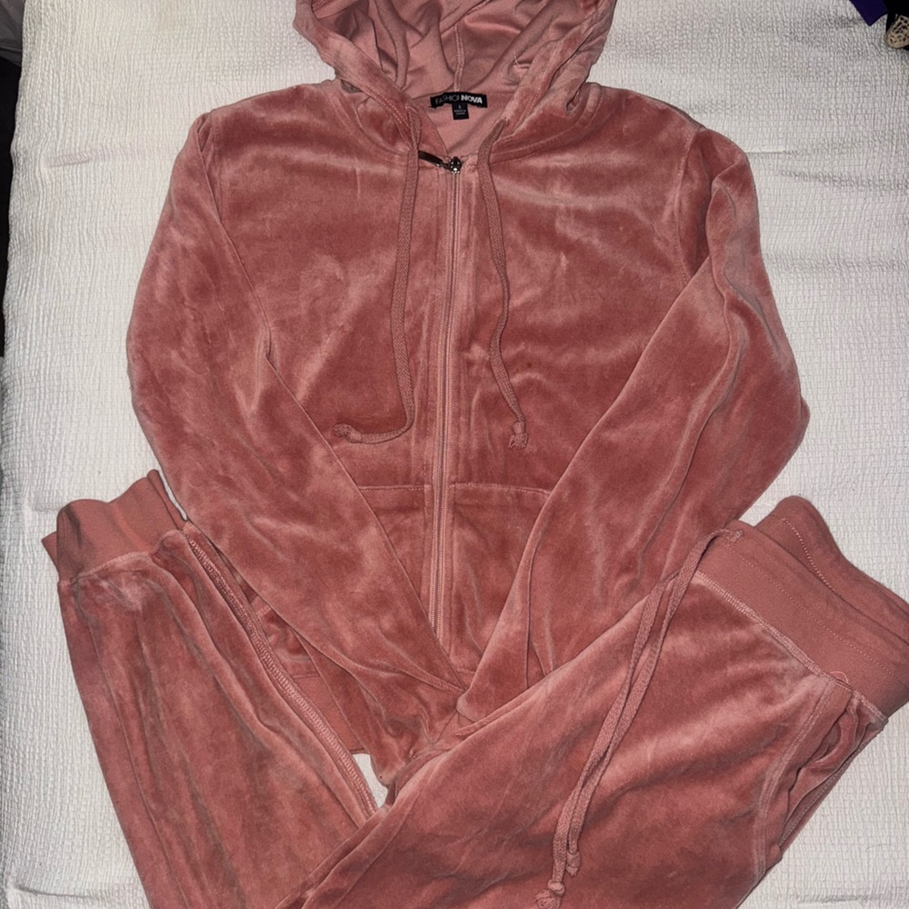 Fashion Nova Velvet Matching set